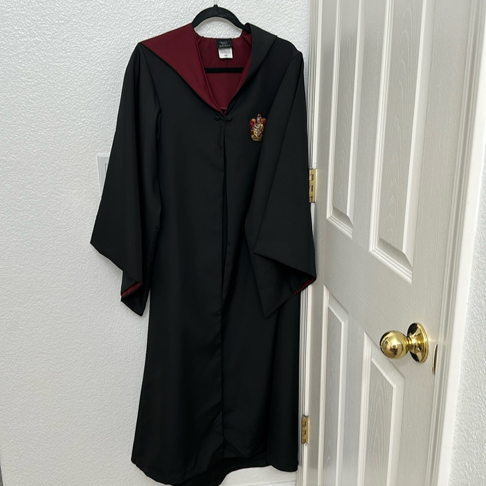 Harry potter cape and wand